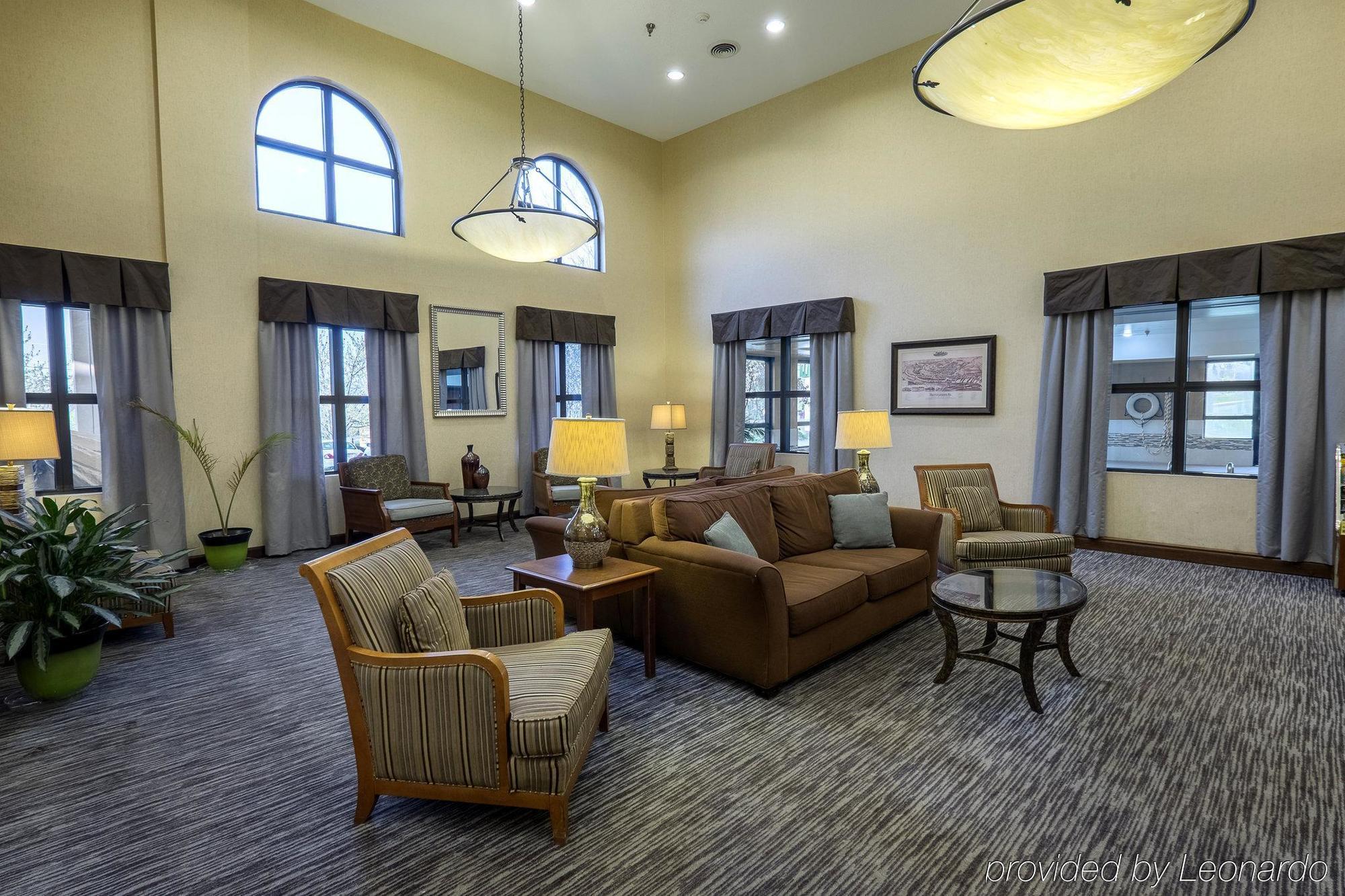 Wingate By Wyndham Hotel